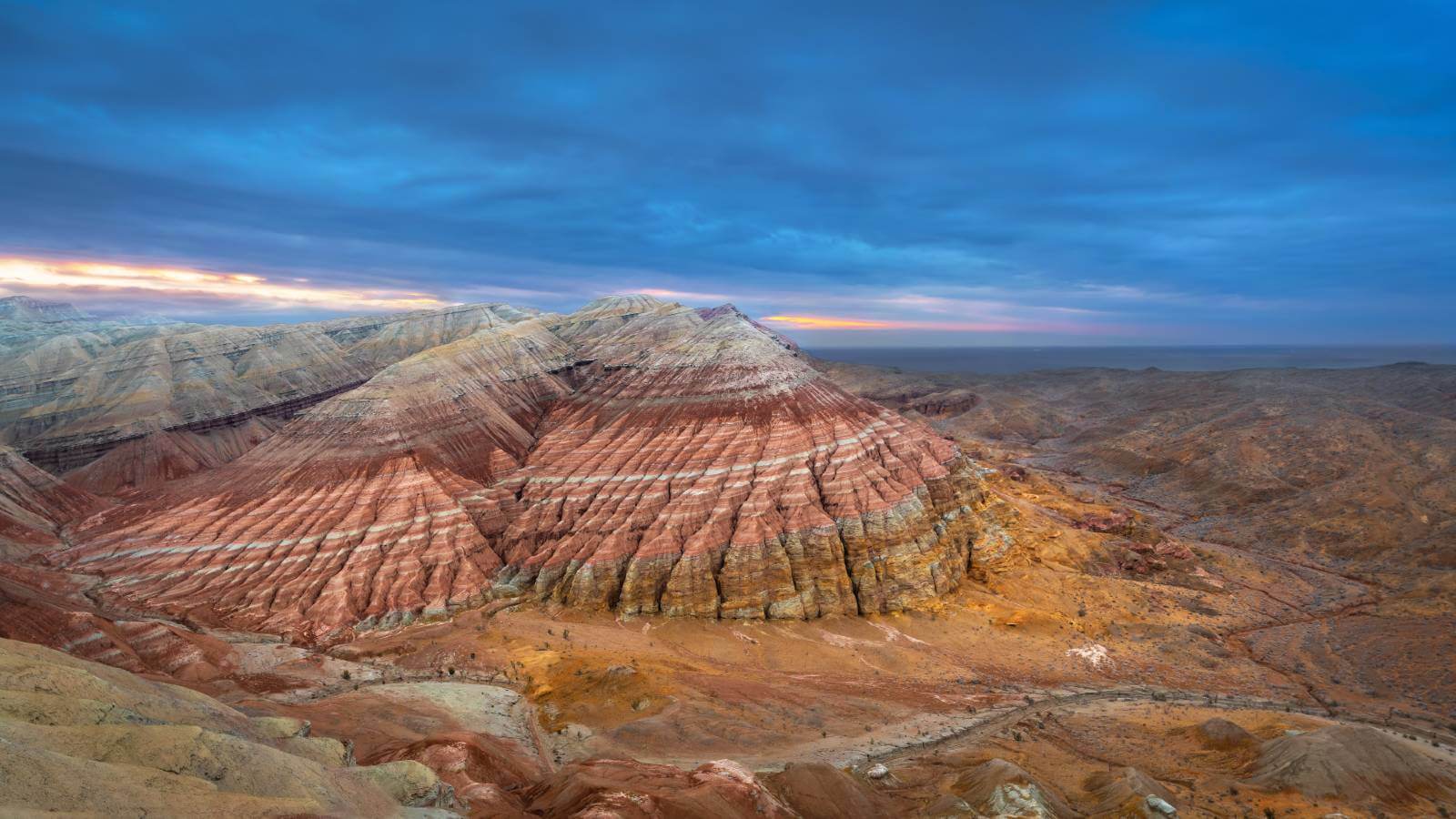 Altyn emel national park tour