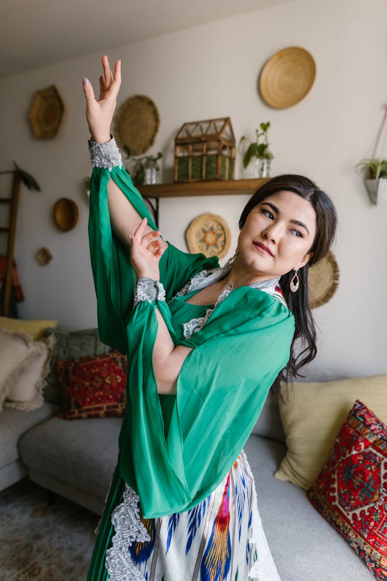 Kazakhstan traditional dress female - Discover Almaty